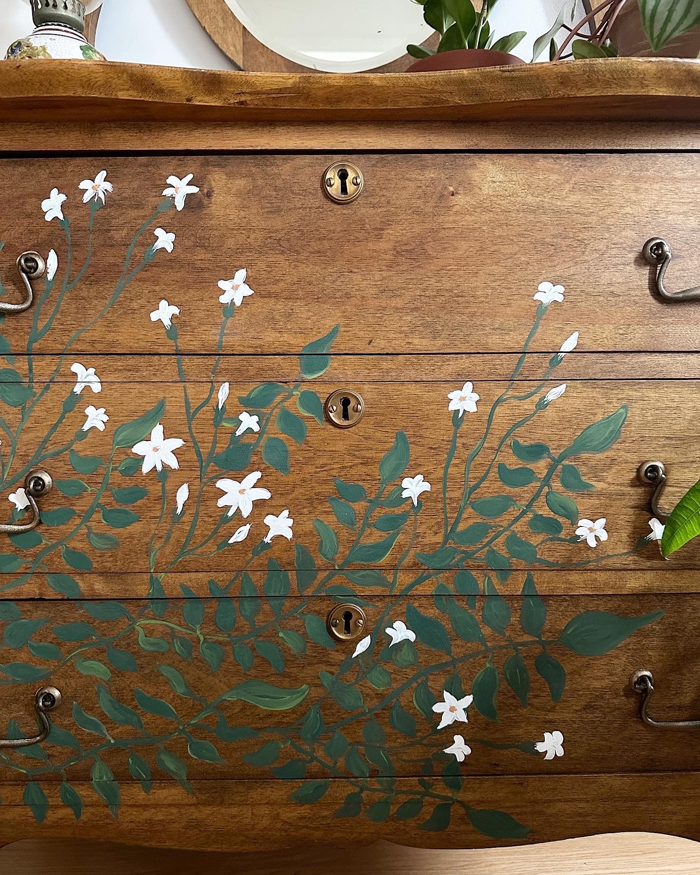 Jasmine tree solid oak dresser