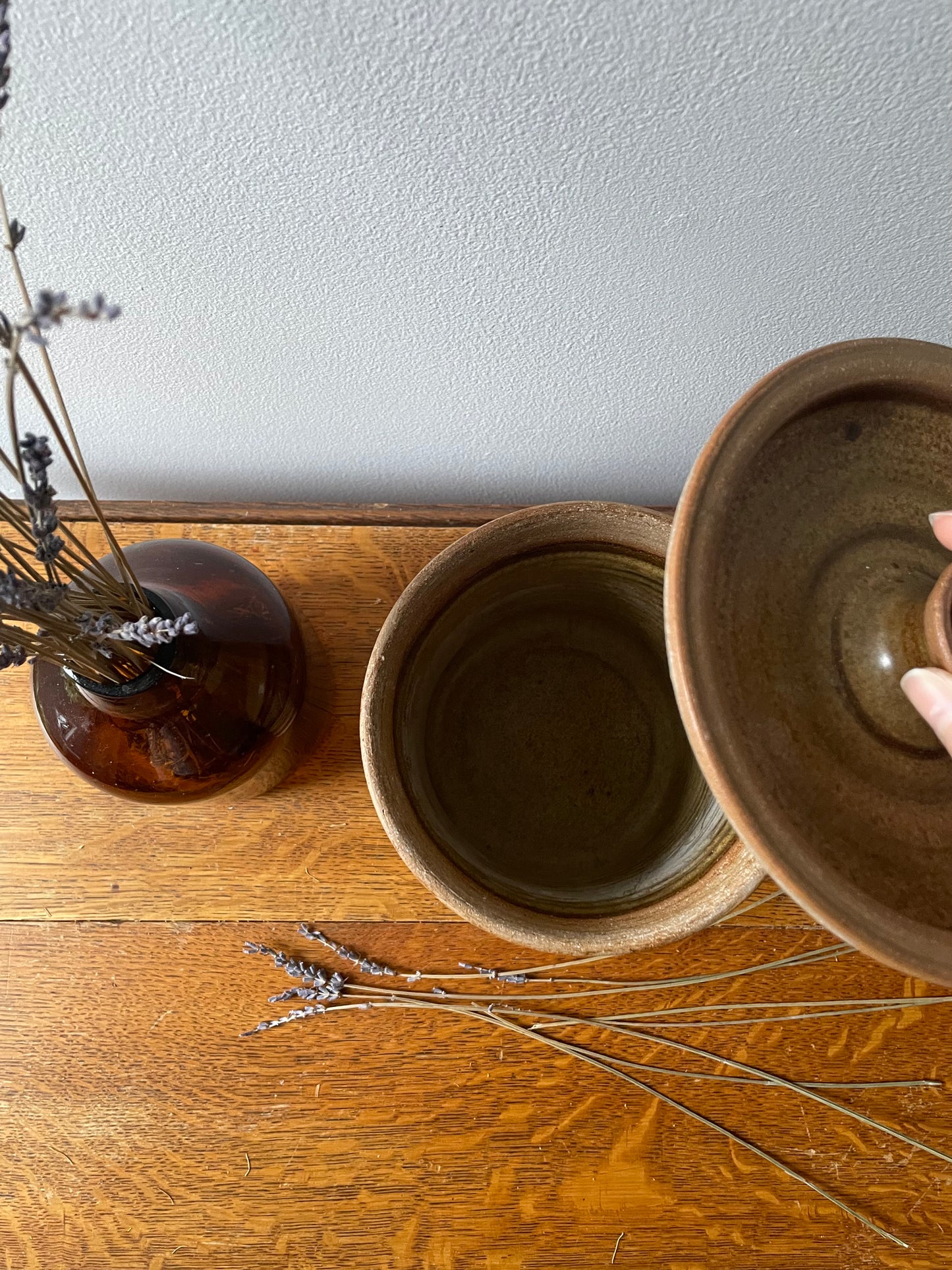 pottery container with lid