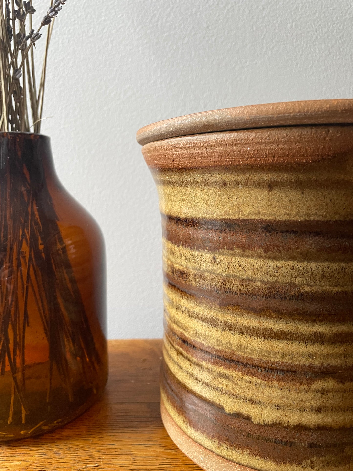 pottery container with lid