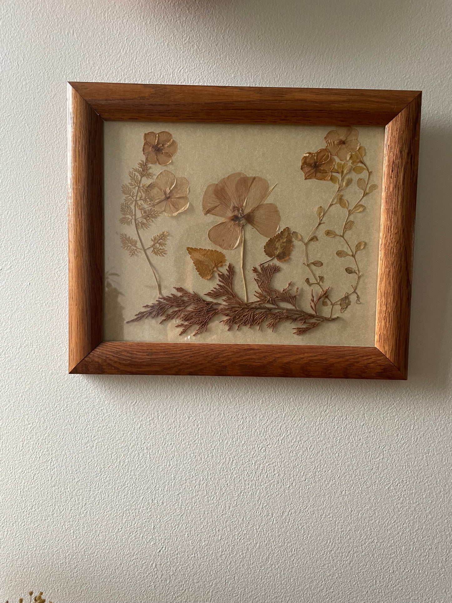 vintage dried flowers frame